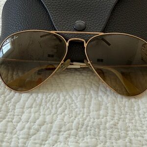 Ray-Ban Classic Gold Aviator Sunglasses